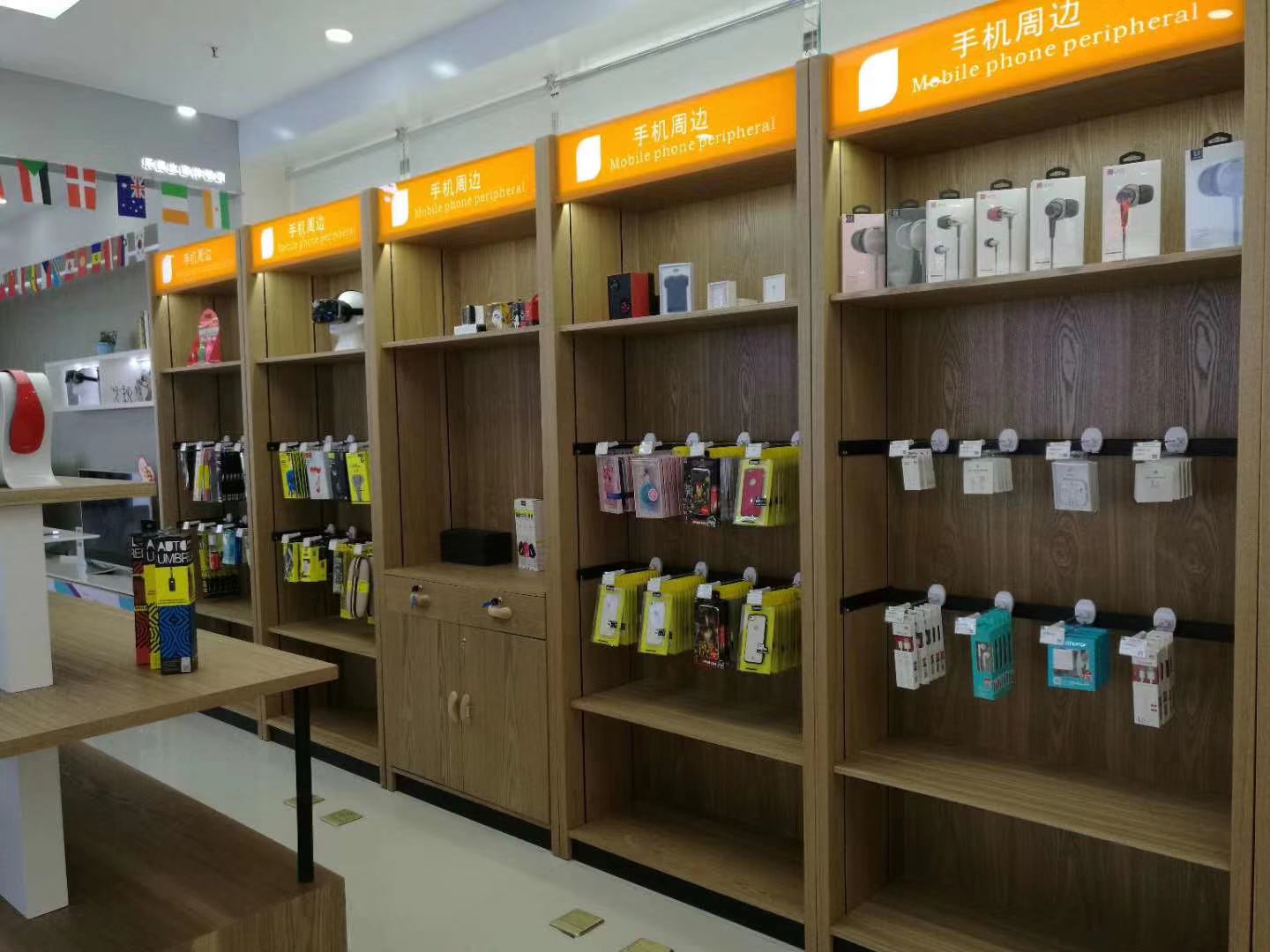 手機(jī)數(shù)碼展柜定做手機(jī)配件展柜