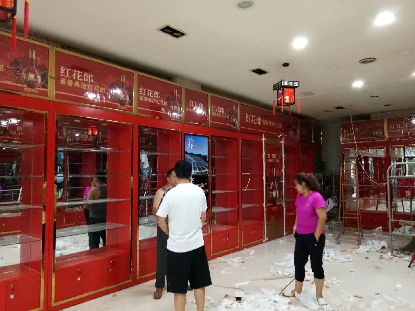 煙酒店展柜設(shè)計(jì)定做